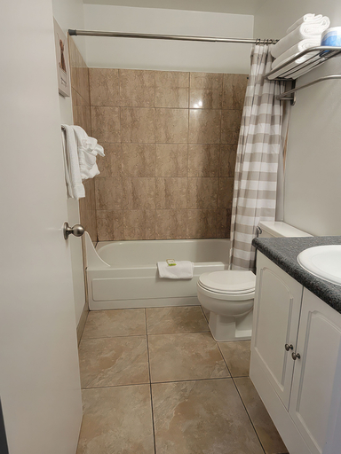 Bathroom 4, Chautauqua Resort & Conference Center, Pacific