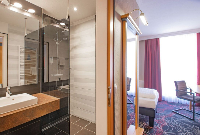 Bathroom 5, Hotel Tanne, Ilm-Kreis