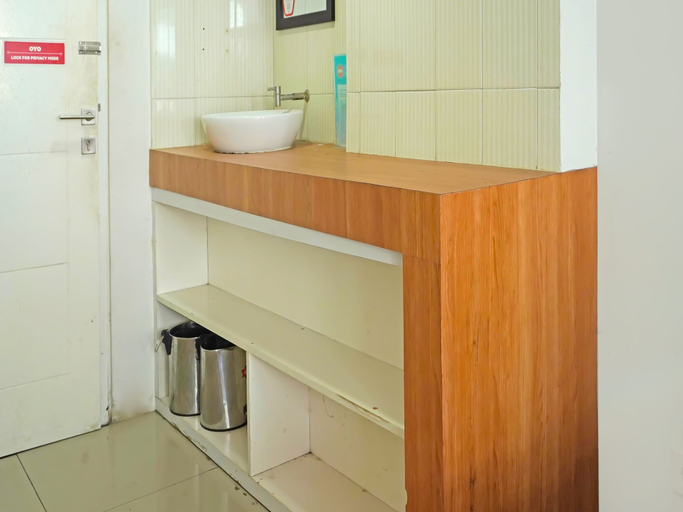 Bathroom 3, OYO 90391 Gkitroom, Karawang