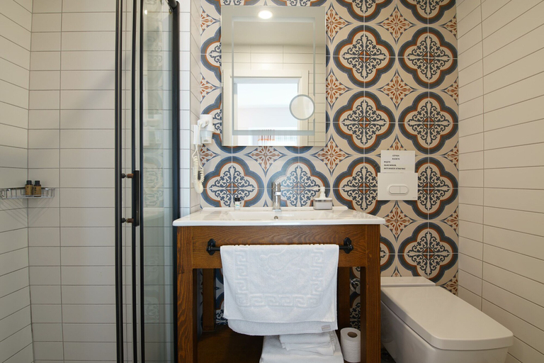 Bathroom 5, Nirvana Otel, Bozcaada