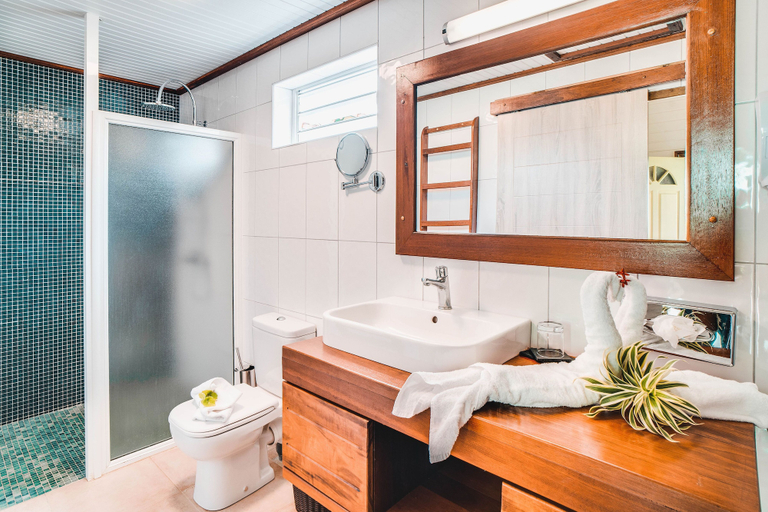 Bathroom 5, Hôtel Bambou & Spa, Les Trois-Îlets