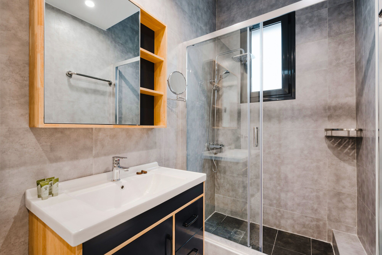 Bathroom 4, Sanders Home Suites - Cheerful Downtown Studio, Attica