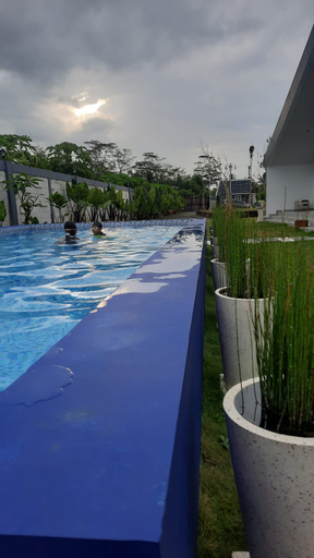 Swimming Pool 4