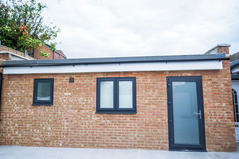 Exterior & Views, Luxurious 1 bed Apartment for a Perfect Getaway, Kent