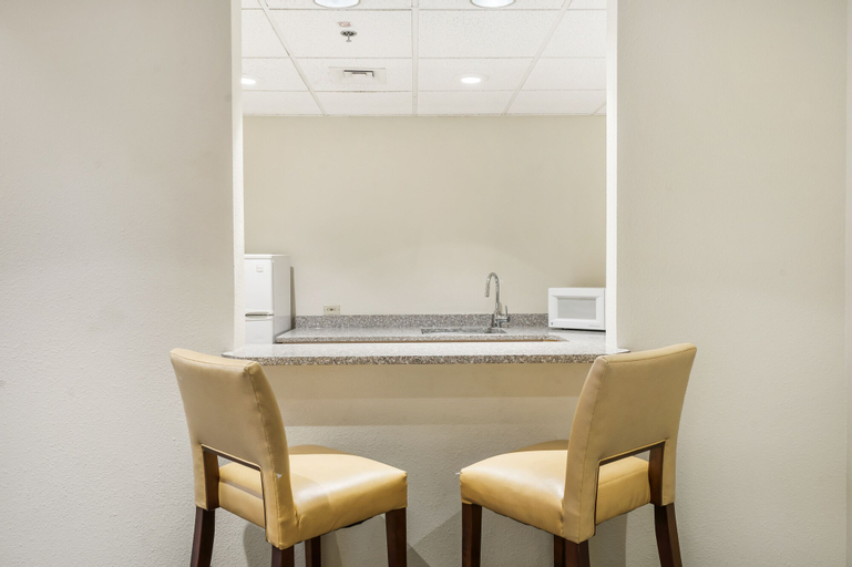 Dining Room 17