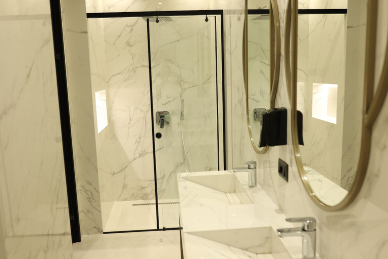 Bathroom 4, Comfort Suites, Kavajës