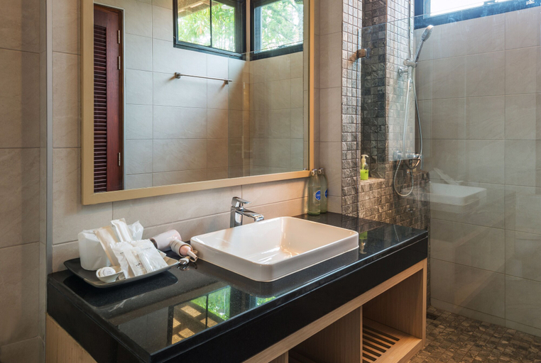 Bathroom 5, Lanta Sand Resort & Spa, Ko Lanta