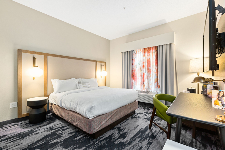 Bedroom 2, Fairfield Inn & Suites by Marriott Bend Downtown, Deschutes