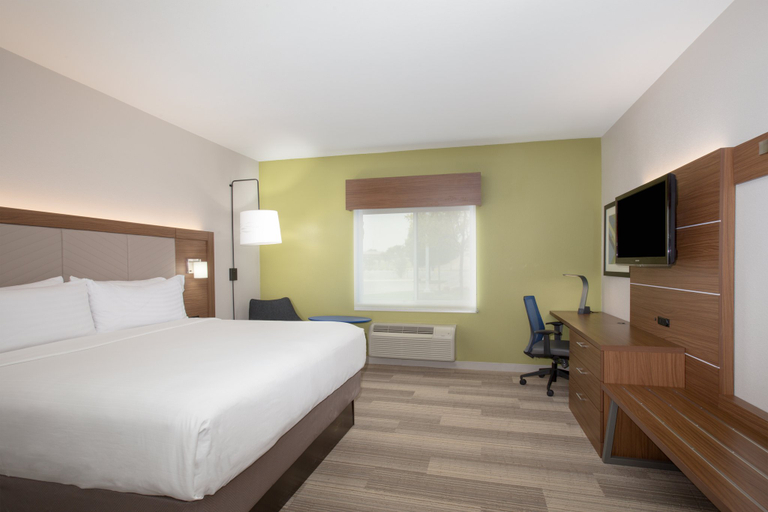 Bedroom 2, Holiday Inn Express & Suites AMARILLO by IHG, Potter