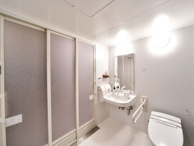 Bathroom 28