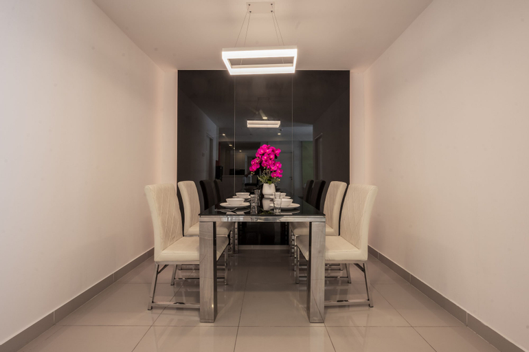 Dining Room 8