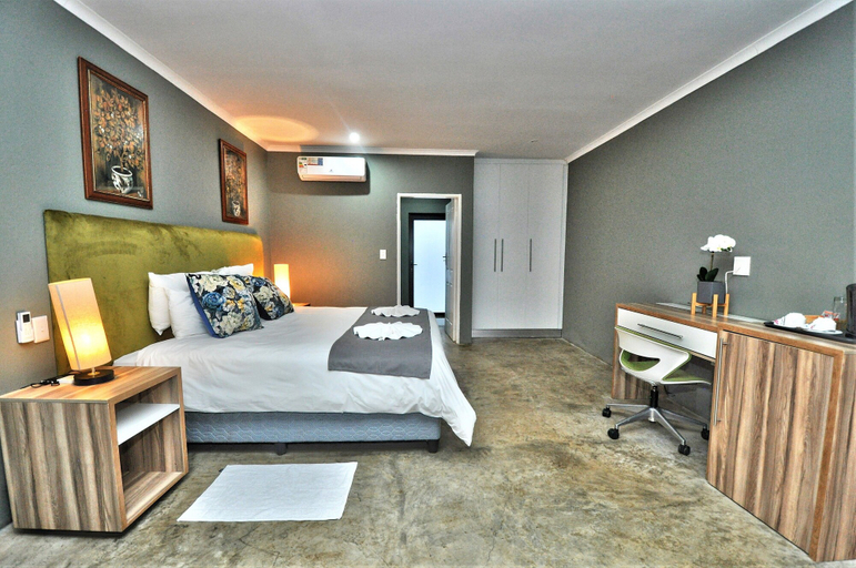 Bedroom 3, Hibon Lodge, West Rand