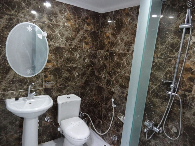 Bathroom 5, Gardenia Hotel, Qasr an-Nil