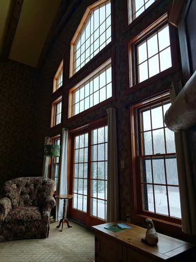 Others 5, Chanticleer Cabins, Door