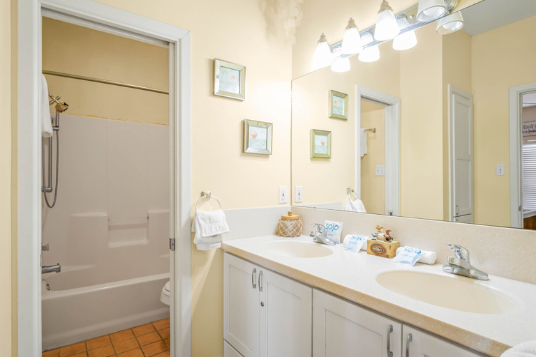 Bathroom 3, Ocean Oasis, Nueces