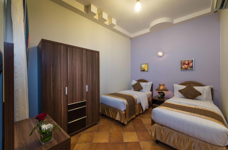 Bedroom 2, Boudl Nakhil