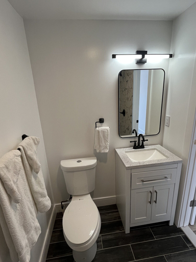 Bathroom 4, Crystal Sands Apartments, Worcester