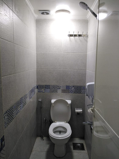 Bathroom 3, Panorama Palace hotel, Qasr an-Nil