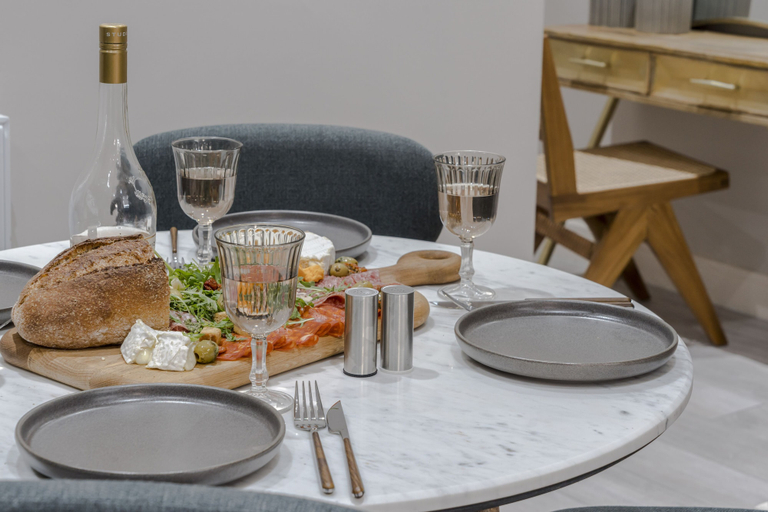 Food & Drinks, Your Apartment Shepherd's Bush, London