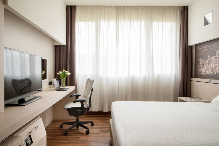 Bedroom 3, UNA Hotels Bologna San Lazzaro, Bologna