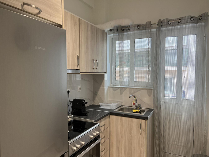 Room 4, Adelais in Piraeus With 1 Bedrooms and 1 Bathrooms, Attica