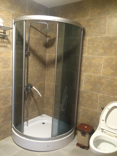 Bathroom 5, Chio Hotel and Apartment, Sóc Sơn