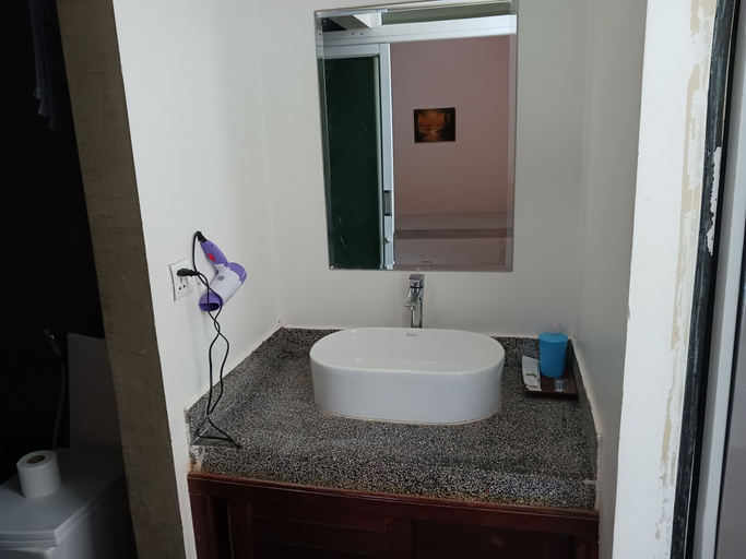 Bathroom 4, Andy's Place, Siem Reap