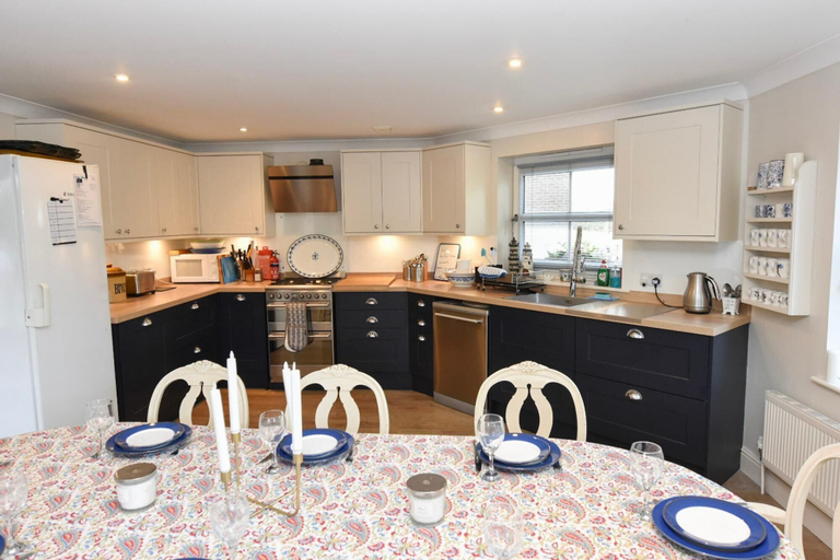 Others 5, Solent Landing No 16 Beach Retreat, Isle of Wight