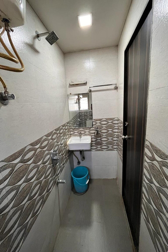 Bathroom 4, Hotel Mahi, Mumbai Suburban
