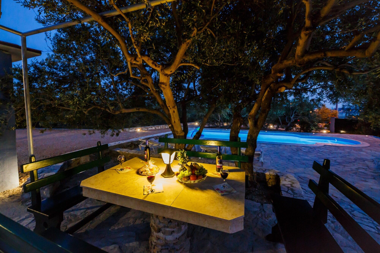 Food & Drinks 5, Luxury Private Villa Complex With Pool and Jacuzzi, Blaca