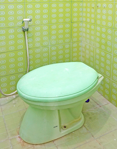Bathroom, OYO 92359 Kost Maluku 36 Family Residence, Blitar