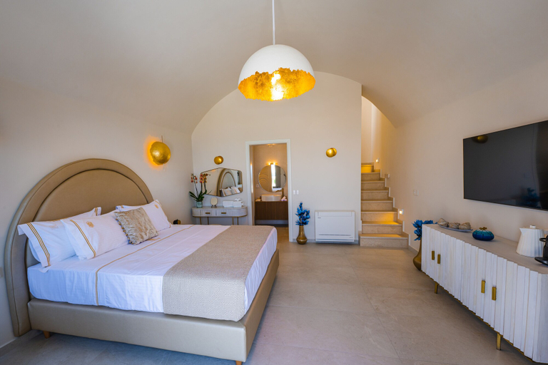 Bedroom 3, La Madeleine Oia Suites and Caves, South Aegean