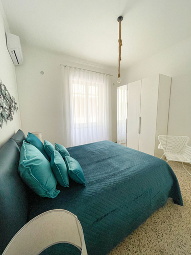 Room 5, Donna Elena House, Salerno