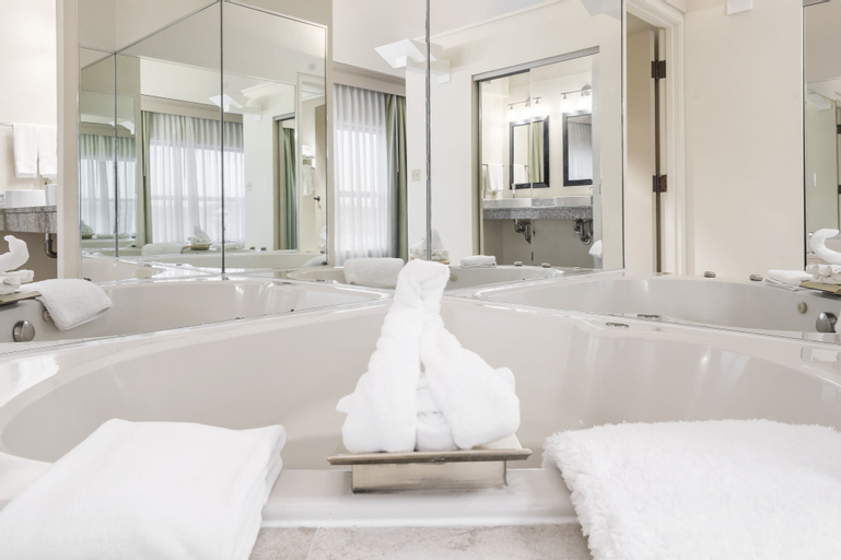 Bathroom 15