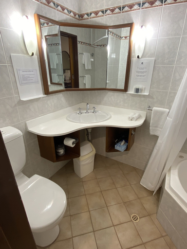 Bathroom 18