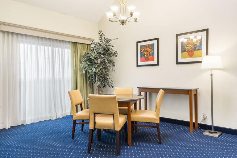 Dining Room 16