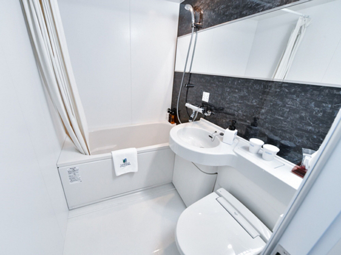 Bathroom 11