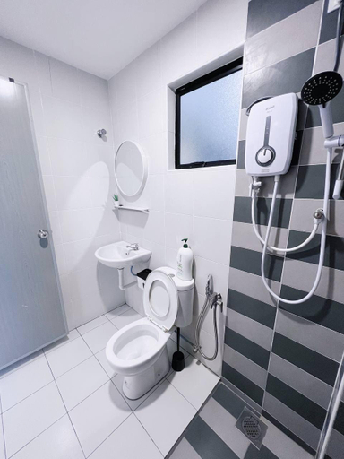 Bathroom 3, Manhattan Ipoh Waterpark Homestay By Warmth Stay, Kinta