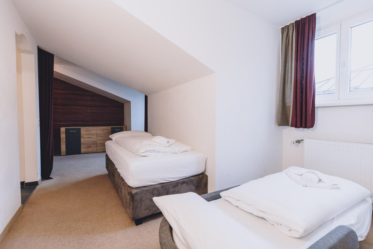 Bedroom 2, Alpine City Living - TOP 34, Zell am See