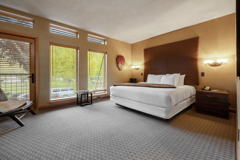 Bedroom 2, White Buffalo Club, Teton