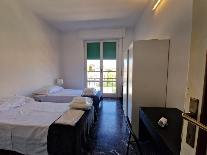 Room 5, Nazionale 37 in Firenze, Florence