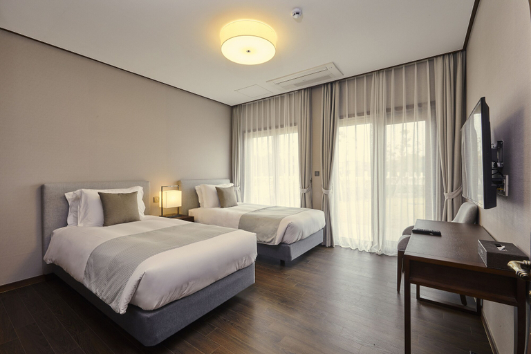 Bedroom 3, Camphortree Hotel & Resort, Jeju