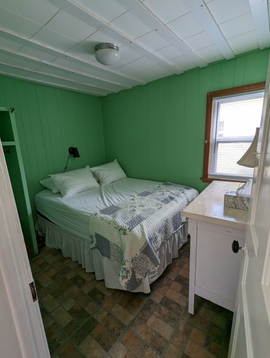 Bedroom 2, Little Yellow Cottages, Huron