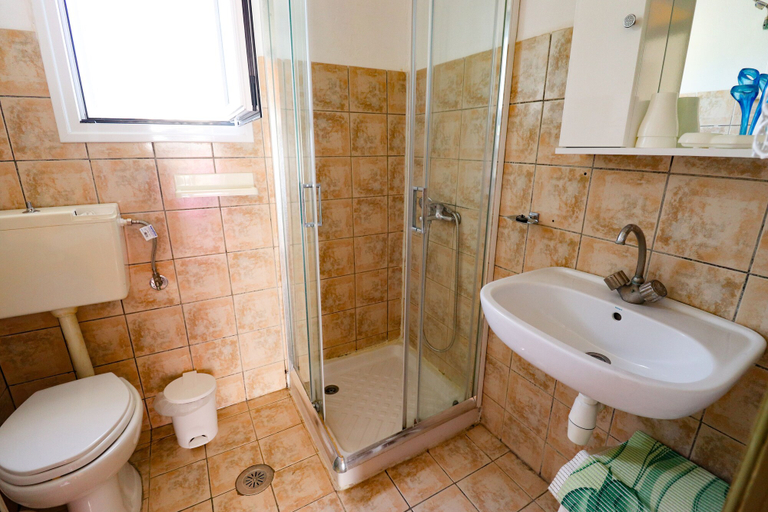 Bathroom 4, Antigoni Apartments, Ionian Islands