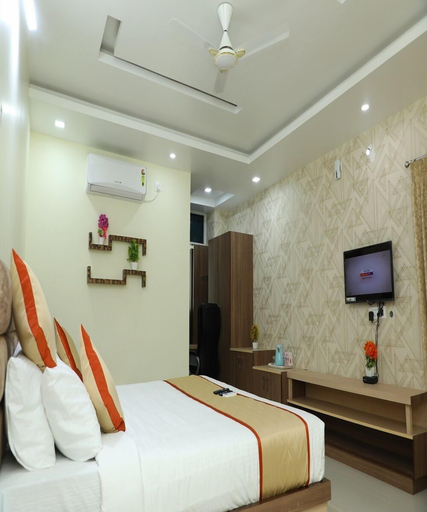 Bedroom 5, Hotel 8th Mile Suites, Bangalore