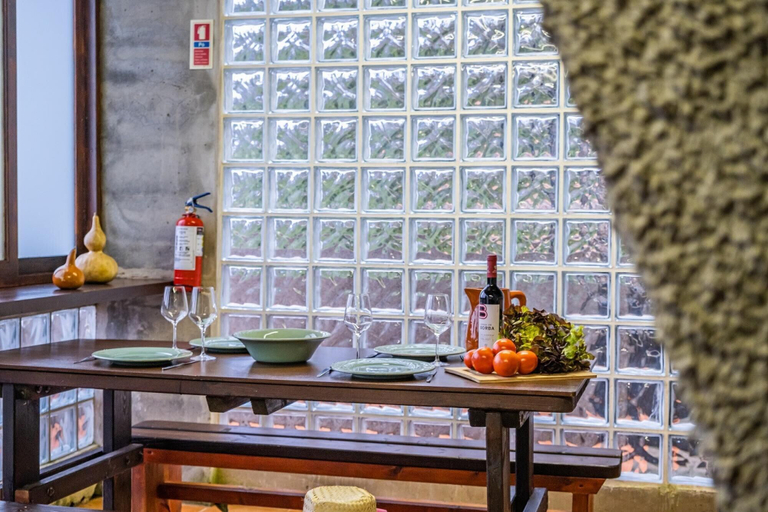 Room 5, King Shelter by Homie, Porto Moniz