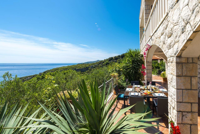 Property grounds 5, Private Seaside Villa Sleeps 10 With Infinity Pool, Župa Dubrovačka