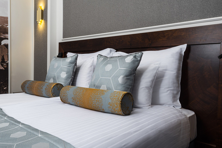 Bedroom 2, Grand Hotel International, Praha 6