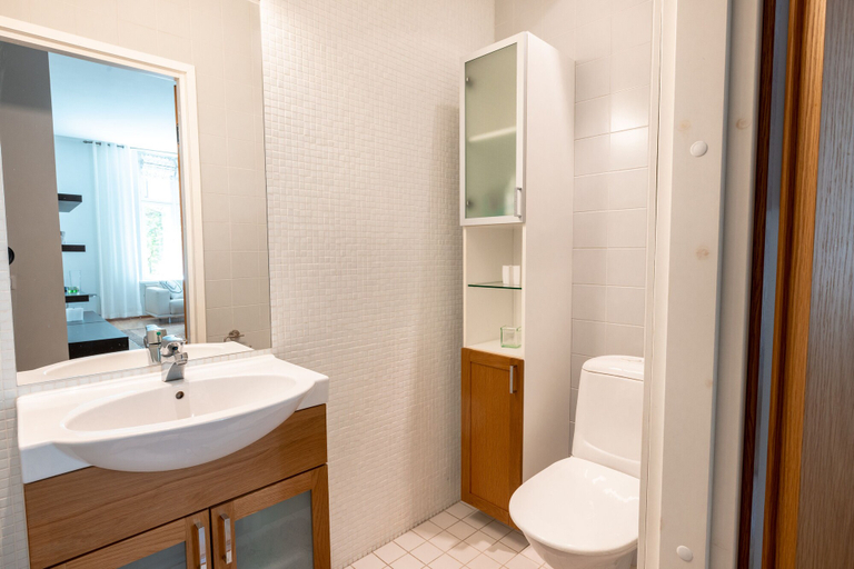 Bathroom 4, 2ndhomes Deluxe 2BR Apt w Sauna&Balcony, Uusimaa