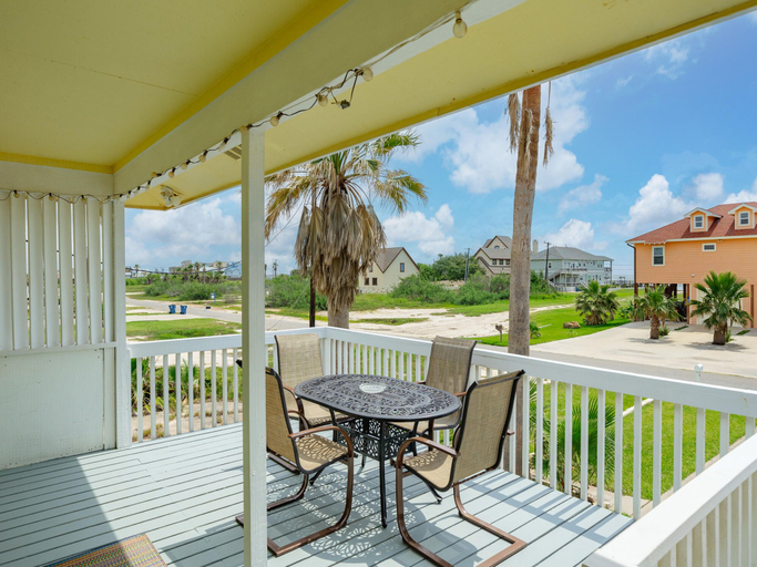 Others 1, Magnolia House, Aransas